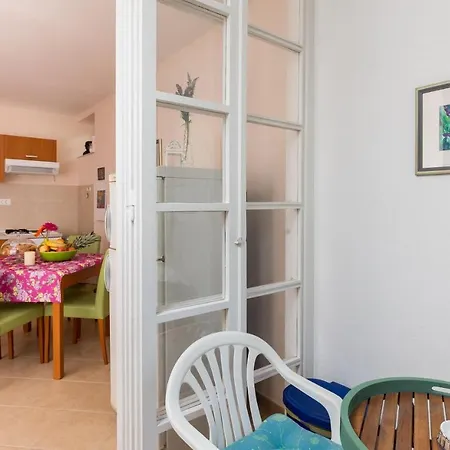 Ventula - Two Bedroom With Sea View